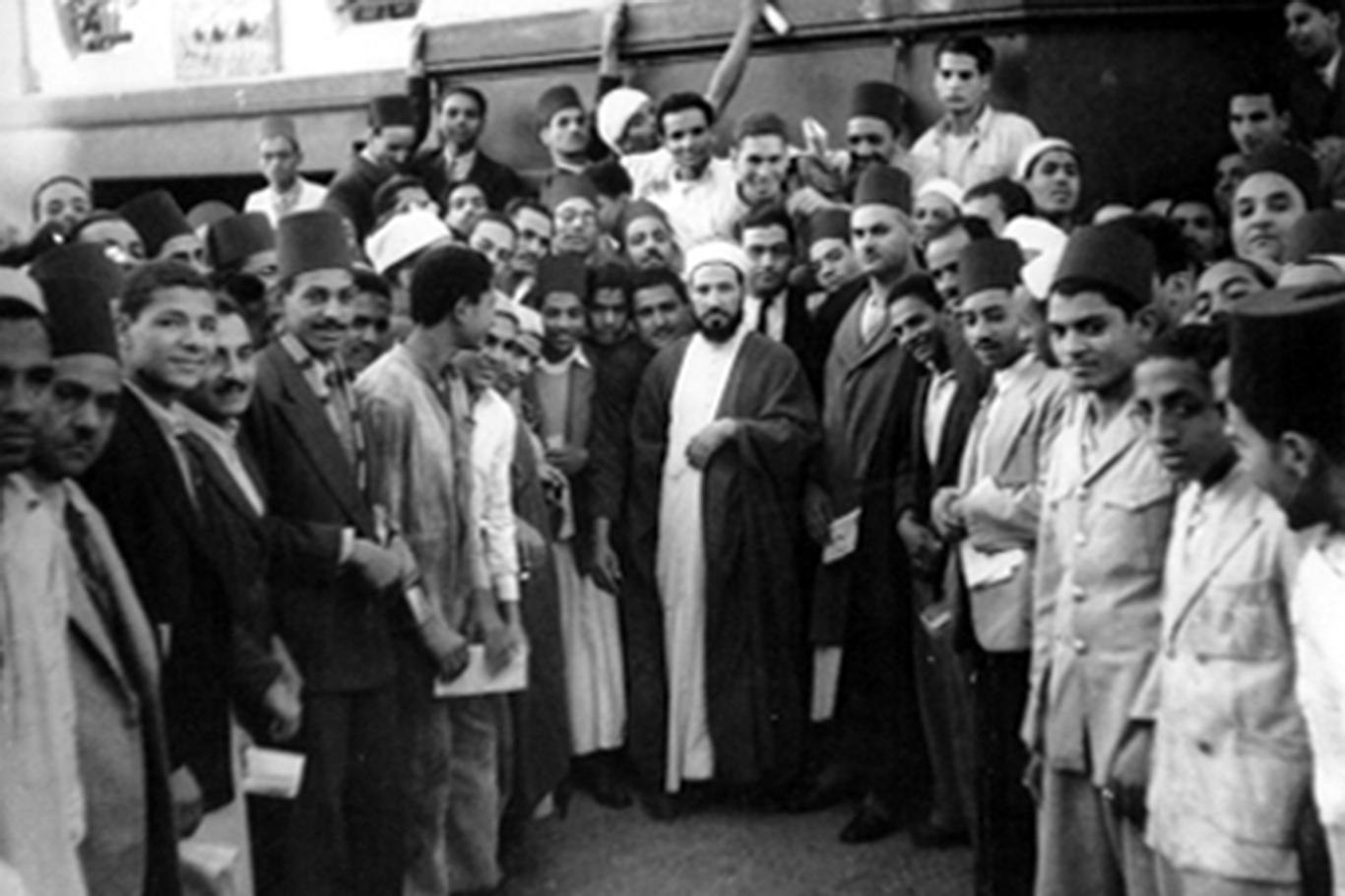 "Kardeşlik bağını koruyun çünkü sizin silah ve mühimmatınız budur" "Kardeşlik bağını koruyun çünkü sizin silah ve mühimmatınız budur"